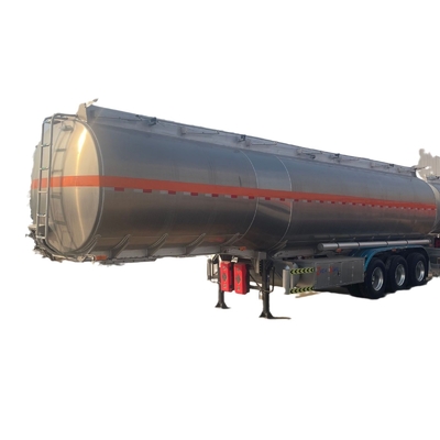 Kraftstofftanker-Semi-Anhänger: Für den sicheren und effizienten Transport von flüssigem Kraftstoff und gefährlichen Stoffen ausgelegt