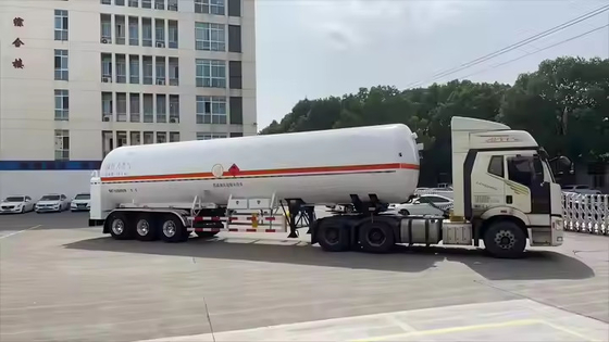 CIMC S30408 Q345R 3 Achsen Luftaufhängung Jost Landebein 50# Traktionsspin LNG Tankwagen